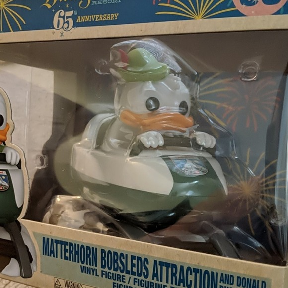Disney Donald Matterhorn Bobsleds Funko Pop - Picture 2 of 9